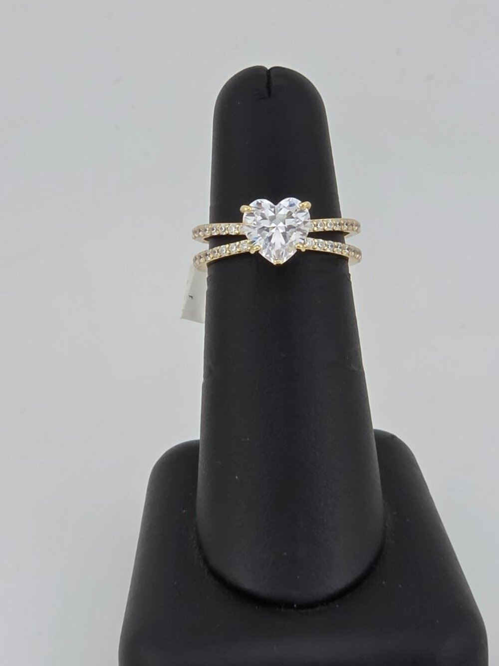 Dainty 925 Sterling Silver Heart Ring with CZ Stones – NWT